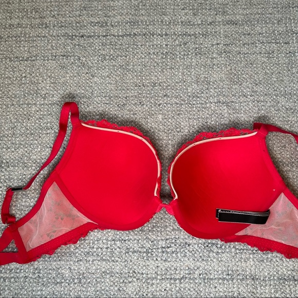 Victoria’s Secret push up bra - Picture 5 of 9